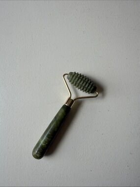 Primally Pure Green Jade Facial Roller